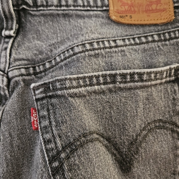 Levi's 501 Red Tab Skinny Washed Black Jeans - Picture 4 of 10